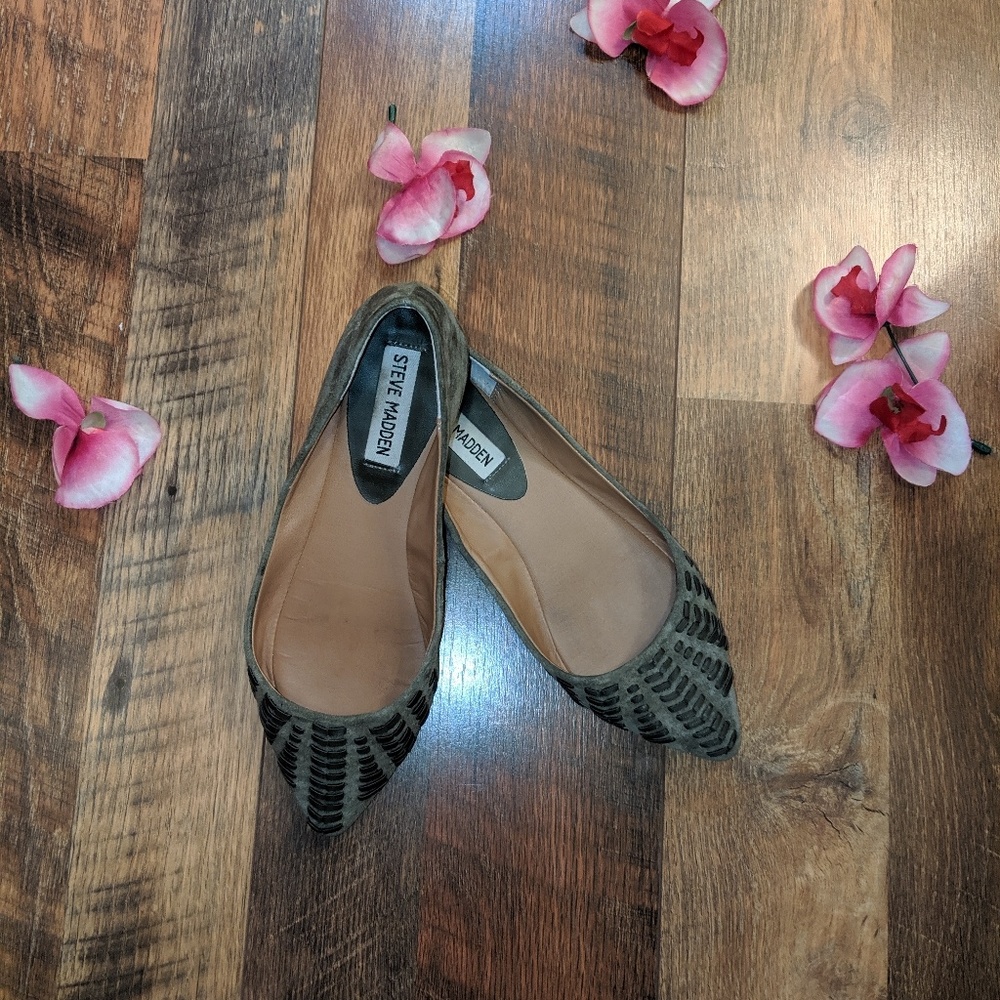 STEVE MADDEN IMAURA FLATS IN OLIVE GREEN SUEDE - Picture 6 of 8